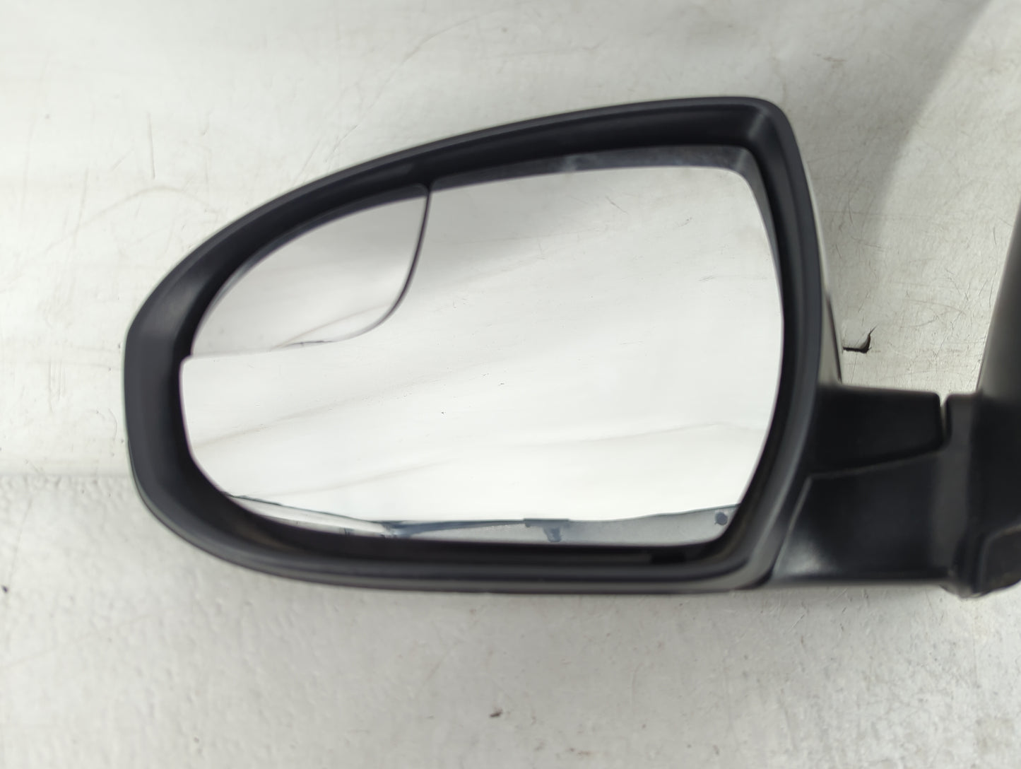 2016-2018 Hyundai Tucson Driver Side View Mirror - Left Door Mirror OEM Used - Oemusedautoparts1.com