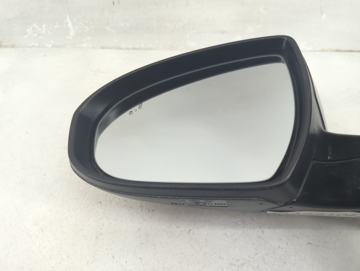 2016-2018 Hyundai Tucson Driver Side View Mirror - Left Door Mirror OEM Used - Oemusedautoparts1.com