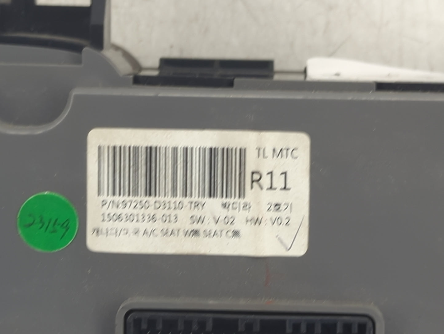 2016-2018 Hyundai Tucson Climate Control Module Temperature AC/Heater Replacement P/N:97250-D3110-TRY 97250-D3XXX Fits OEM U