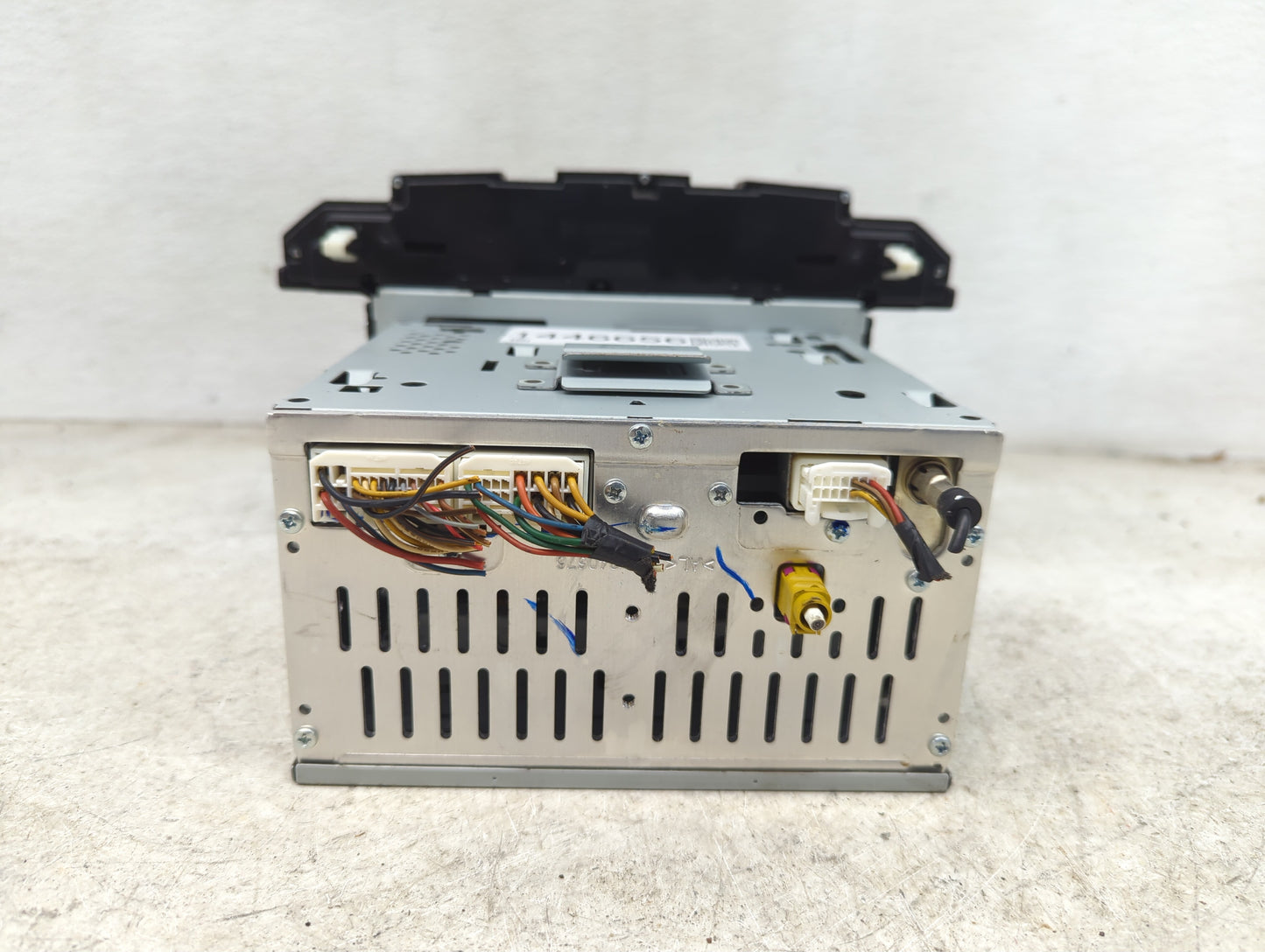 2016-2017 Hyundai Tucson Radio AM FM Cd Player Receiver Replacement P/N:96180-D31004X AC1B9D3AN Fits Fits 2016 2017 OEM Used