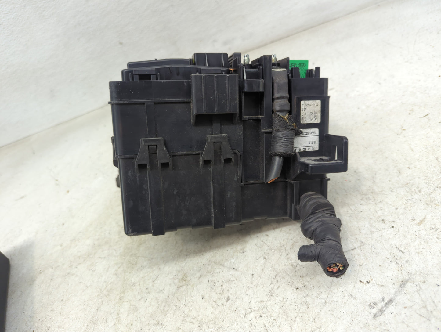 2016-2018 Hyundai Tucson Fusebox Fuse Box Panel Relay Module P/N:MG666077 91950-D3230, D3230P3076675 Fits Fits 2016 2017 201
