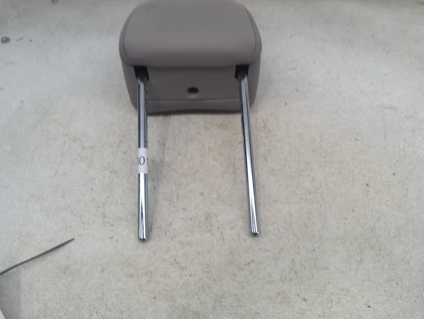 2016 Hyundai Tucson Headrest Head Rest Front Driver Passenger Seat Fits OEM Used Auto Parts - Oemusedautoparts1.com