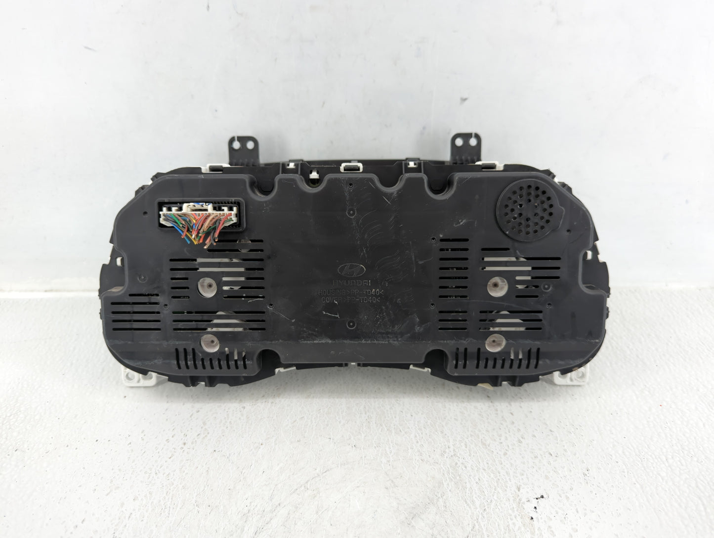 2016-2017 Hyundai Tucson Instrument Cluster Speedometer Gauges P/N:94001-D3180 Fits Fits 2016 2017 OEM Used Auto Parts - Oem