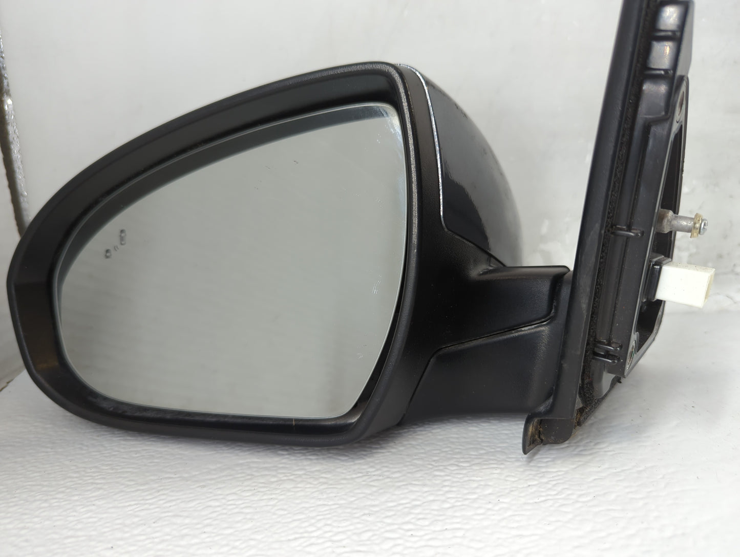 2016-2018 Hyundai Tucson Driver Side View Mirror - Left Door Mirror OEM Used - Oemusedautoparts1.com