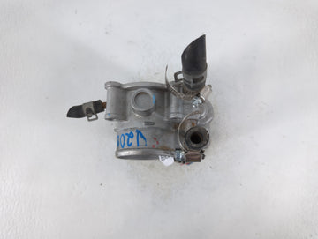 2016-2018 Hyundai Tucson Throttle Body P/N:5302 9R02 35100-2B300 Fits Fits 2015 2016 2017 2018 2019 2020 2021 2022 OEM Used Auto Parts