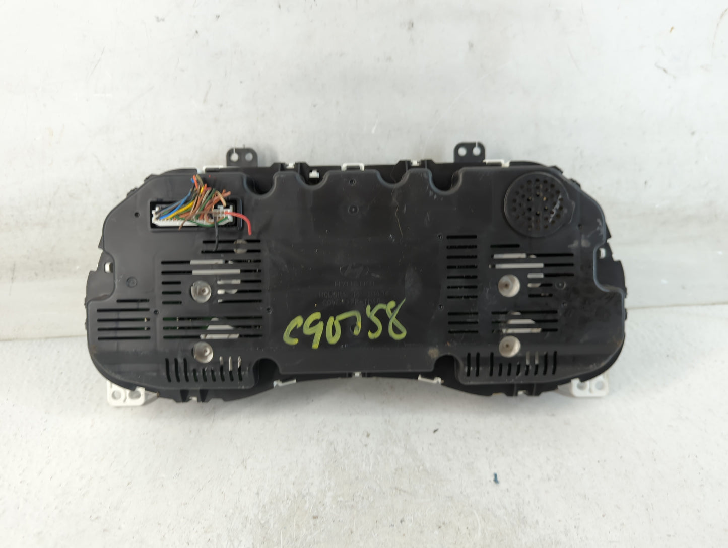 2016-2017 Hyundai Tucson Instrument Cluster Speedometer Gauges P/N:94001-D3180 Fits Fits 2016 2017 OEM Used Auto Parts - Oem
