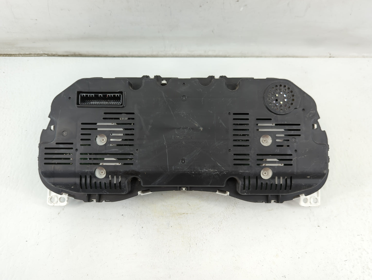 2016-2017 Hyundai Tucson Instrument Cluster Speedometer Gauges P/N:94001-D3170 Fits Fits 2016 2017 OEM Used Auto Parts - Oem