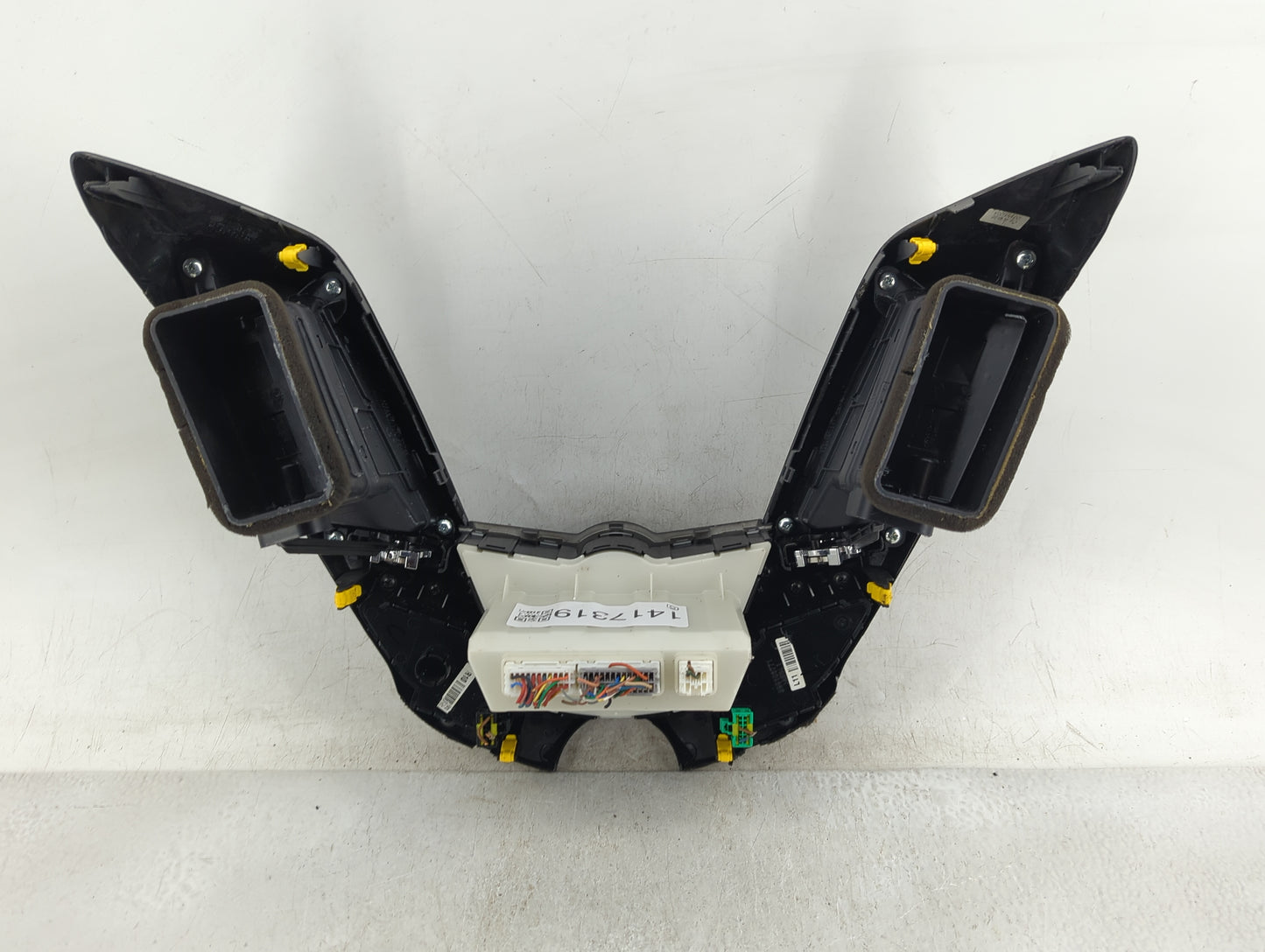 2016-2017 Hyundai Veloster Climate Control Module Temperature AC/Heater Replacement Fits Fits 2016 2017 OEM Used Auto Parts