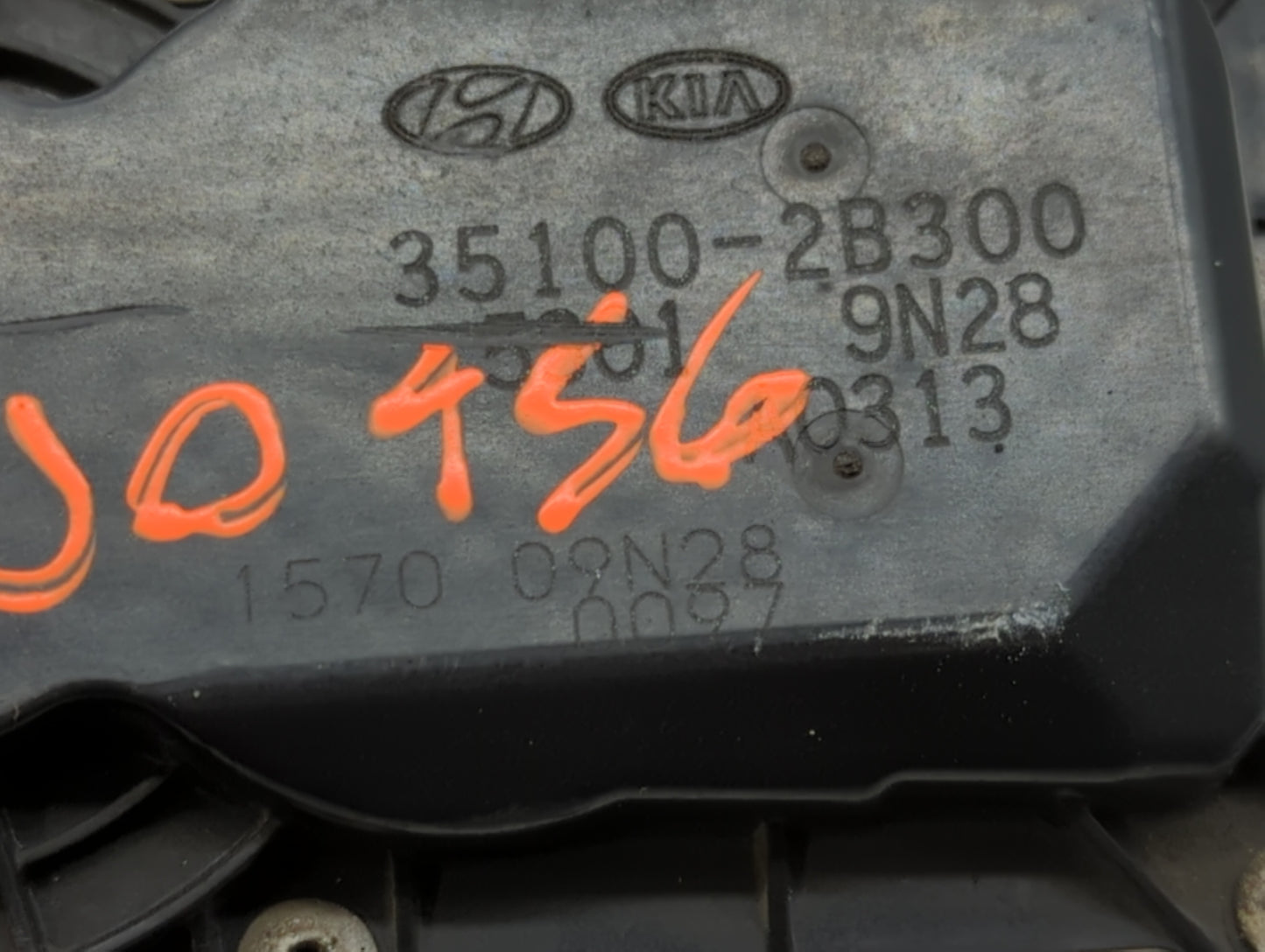 2012-2017 Hyundai Veloster Throttle Body P/N:35100-2B300 Fits Fits 2012 2013 2014 2015 2016 2017 2018 2019 OEM Used Auto Par