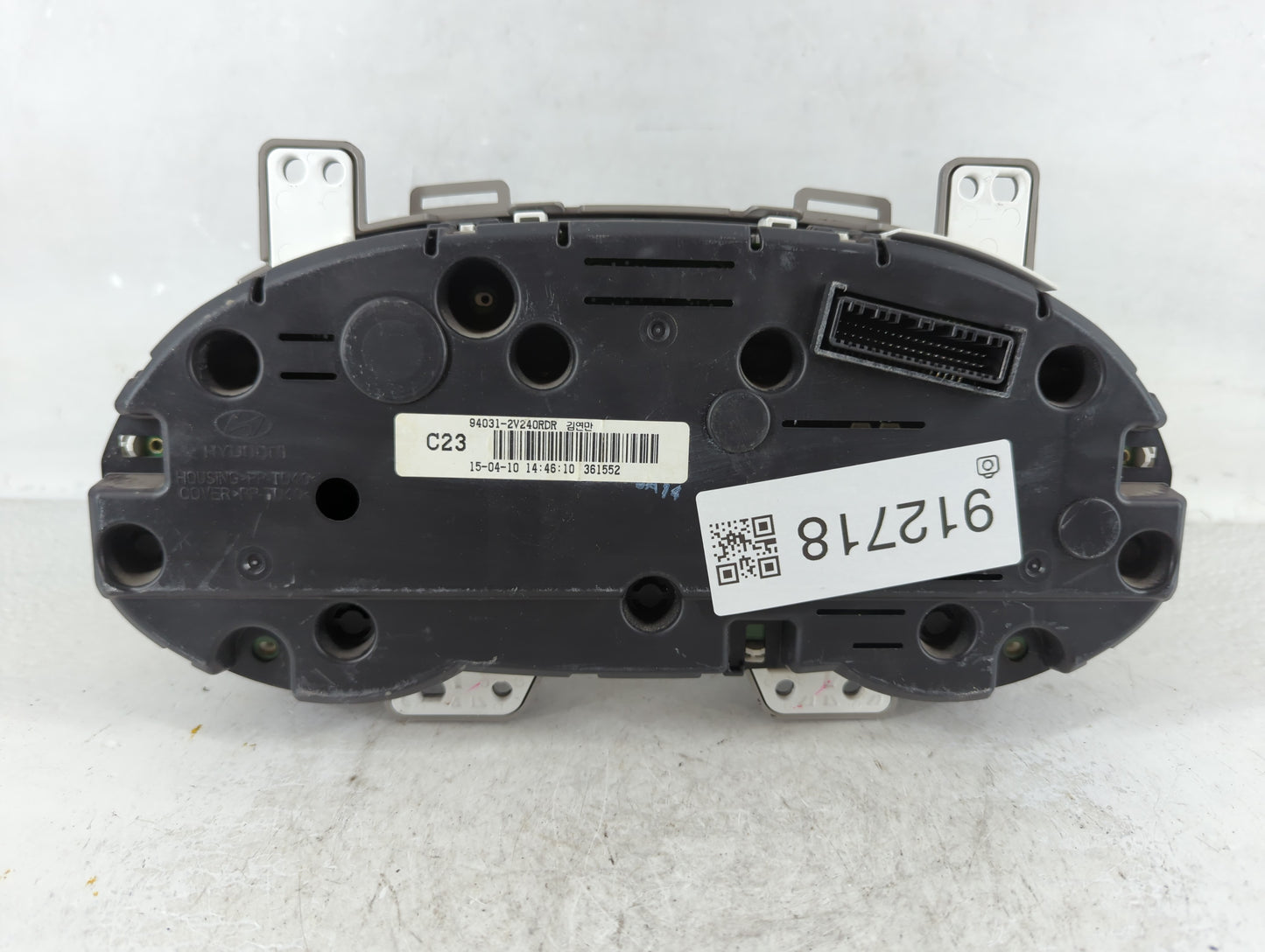 2016-2017 Hyundai Veloster Instrument Cluster Speedometer Gauges P/N:94031-2V240RDR Fits Fits 2016 2017 OEM Used Auto Parts