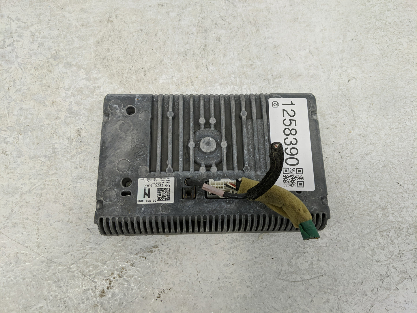 2014-2017 Infiniti Qx80 Information Display Screen - Oemusedautoparts1.com
