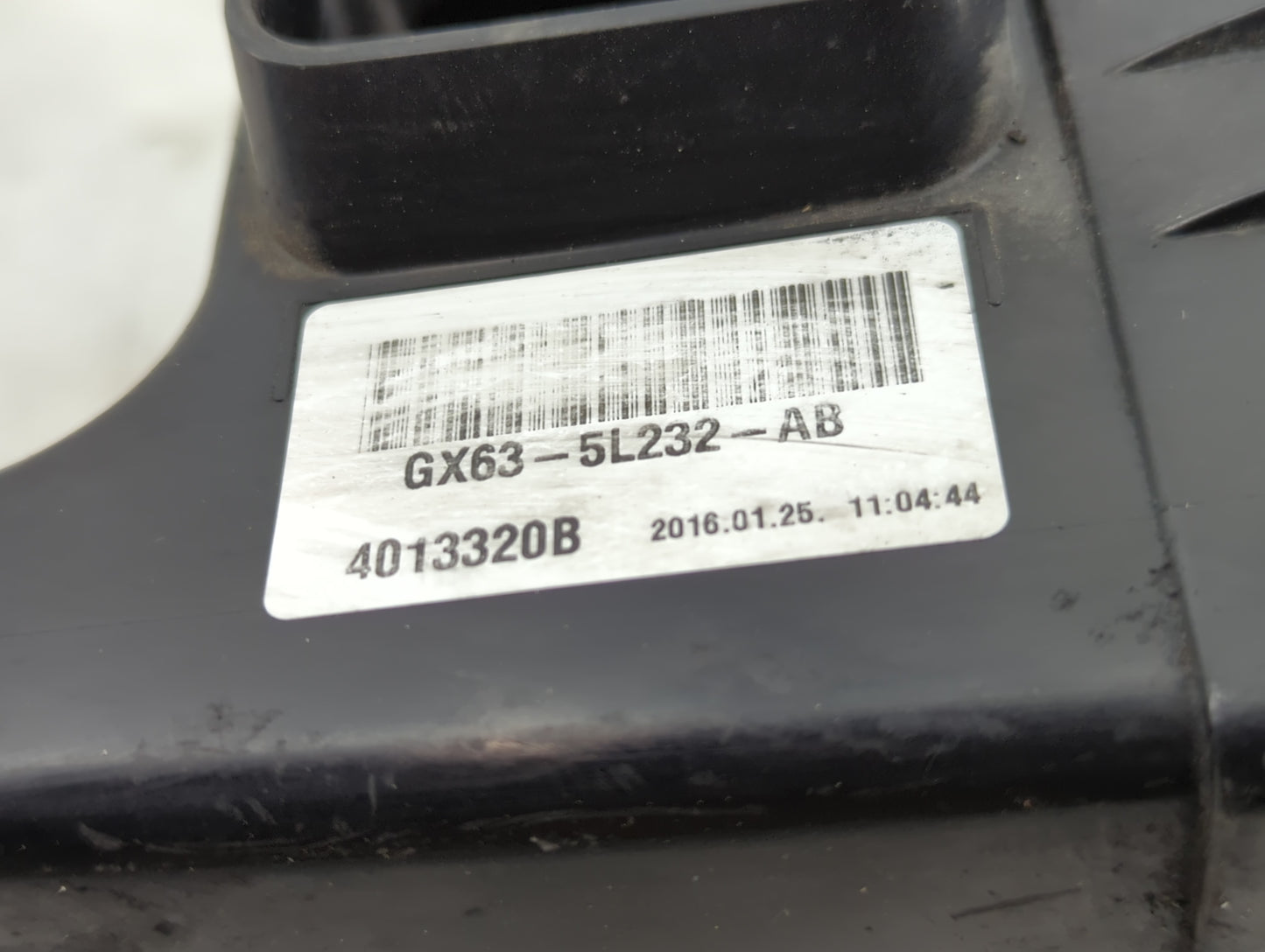 2016-2019 Jaguar Xf Air Cleaner Intake-duct Hose Tube - Oemusedautoparts1.com