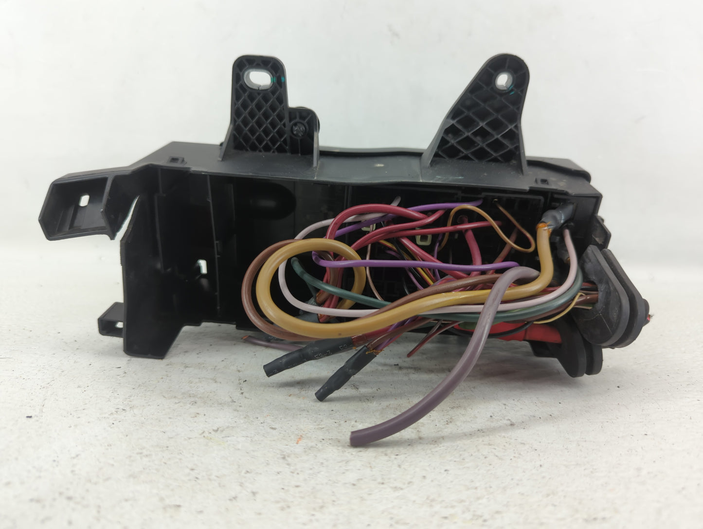 2016-2019 Jaguar Xf Fusebox Fuse Box Panel Relay Module P/N:GX73-14A076-AA Fits Fits 2016 2017 2018 2019 OEM Used Auto Parts