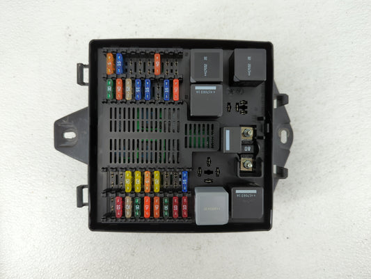 2016-2019 Jaguar Xj Fusebox Fuse Box Panel Relay Module P/N:GW93-14A073-AB Fits Fits 2016 2017 2018 2019 OEM Used Auto Parts