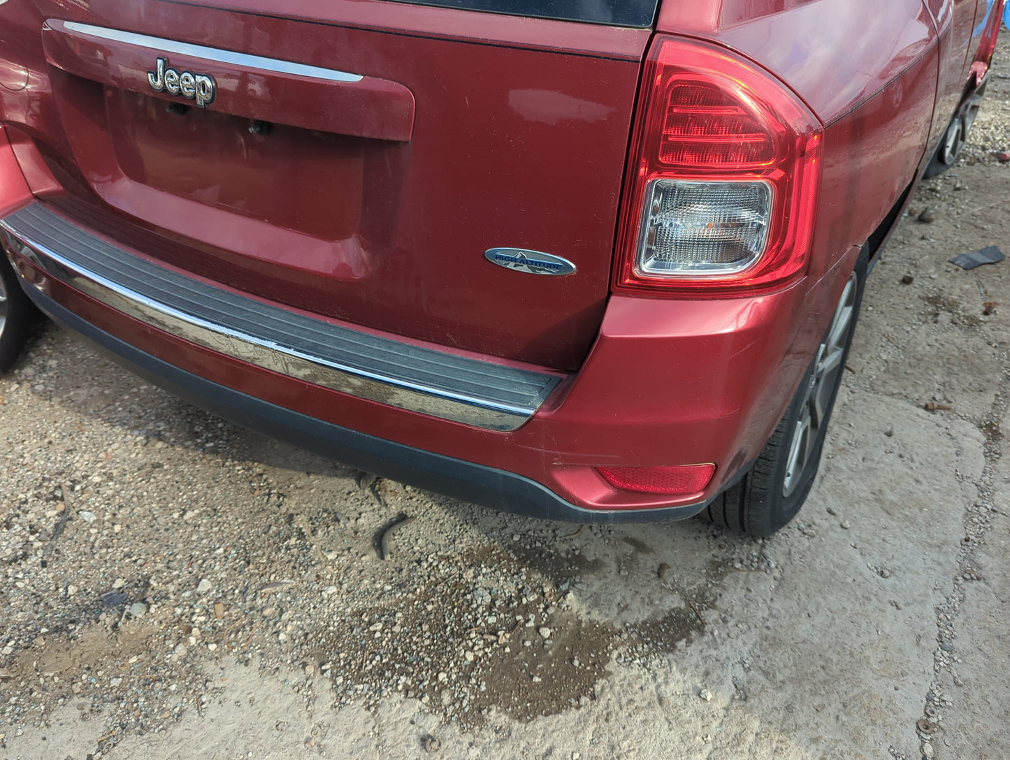 2016 Jeep Compass Rear Bumper Assembly Oem - Oemusedautoparts1.com