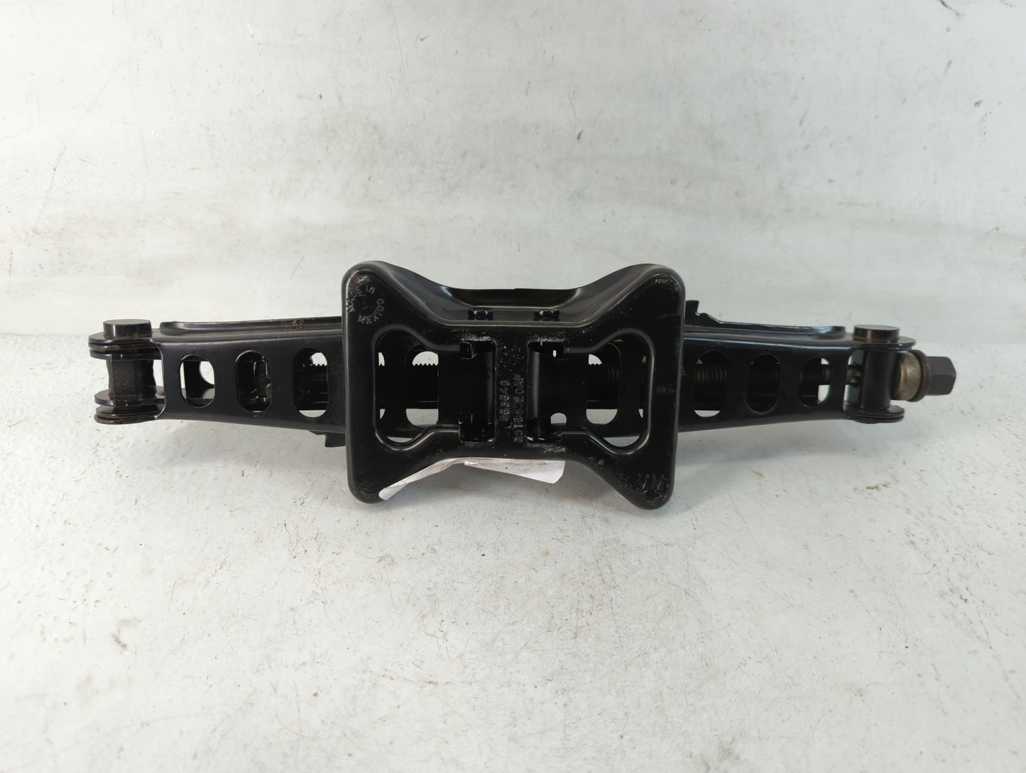 2016 Jeep Compass Spare Scissor Car Jack 779786 - Oemusedautoparts1.com