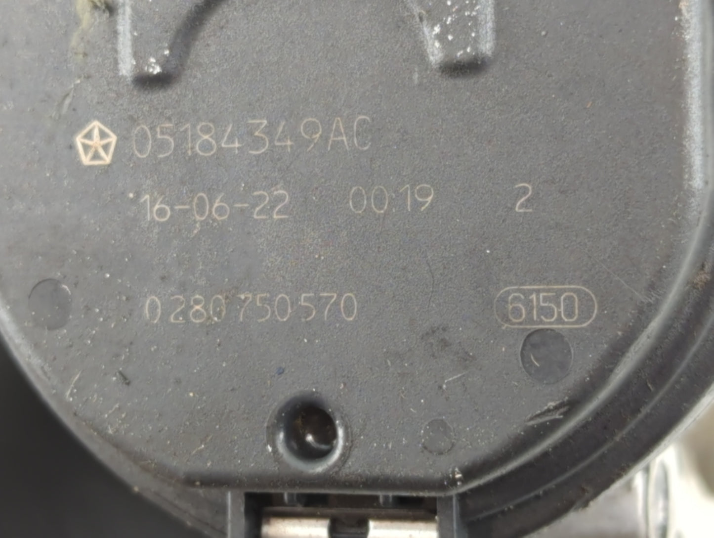 2011-2022 Jeep Grand Cherokee Throttle Body P/N:0 280 750 570 05184349AC Fits OEM Used Auto Parts - Oemusedautoparts1.com