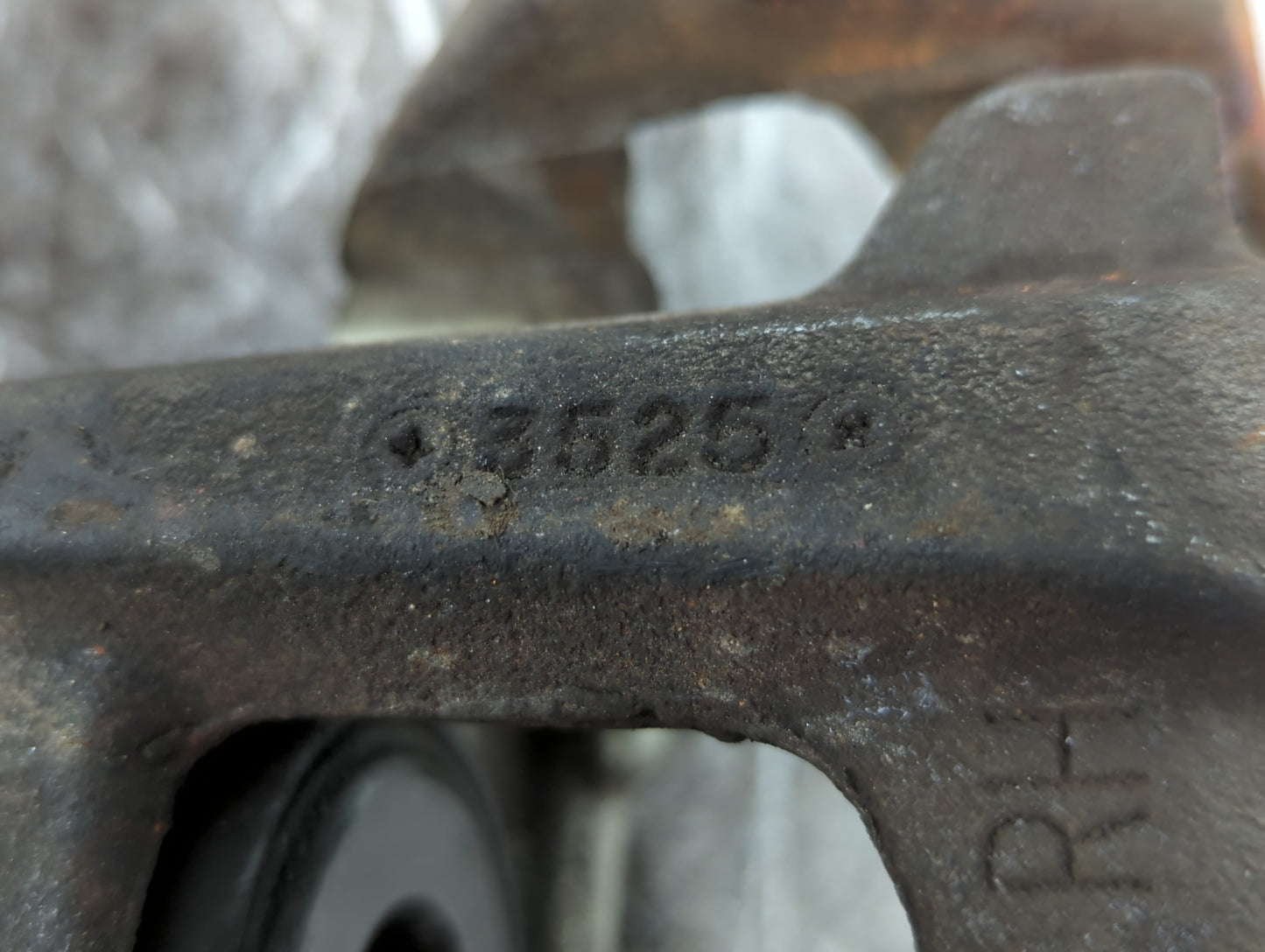 2011-2020 Jeep Grand Cherokee Front Passenger Right Brake Caliper - Oemusedautoparts1.com
