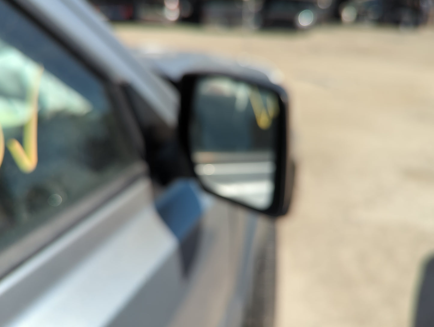 2016-2017 Jeep Patriot Passenger Side View Mirror - Right Door Mirror OEM Used - Oemusedautoparts1.com