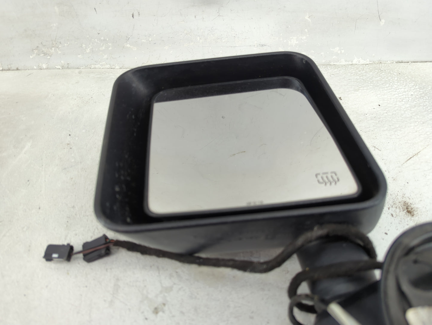 2015-2018 Jeep Wrangler Driver Side View Mirror - Left Door Mirror OEM Used - Oemusedautoparts1.com