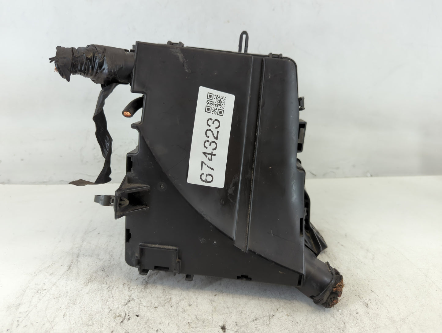 2014-2016 Kia Cadenza Fusebox Fuse Box Panel Relay Module P/N:91275-3R032 Fits Fits 2014 2015 2016 OEM Used Auto Parts - Oem