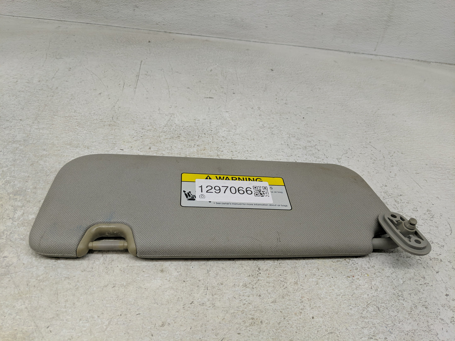 2014-2016 Kia Forte Sun Visor Shade Replacement Passenger Right Mirror Fits Fits 2014 2015 2016 OEM Used Auto Parts - Oemuse