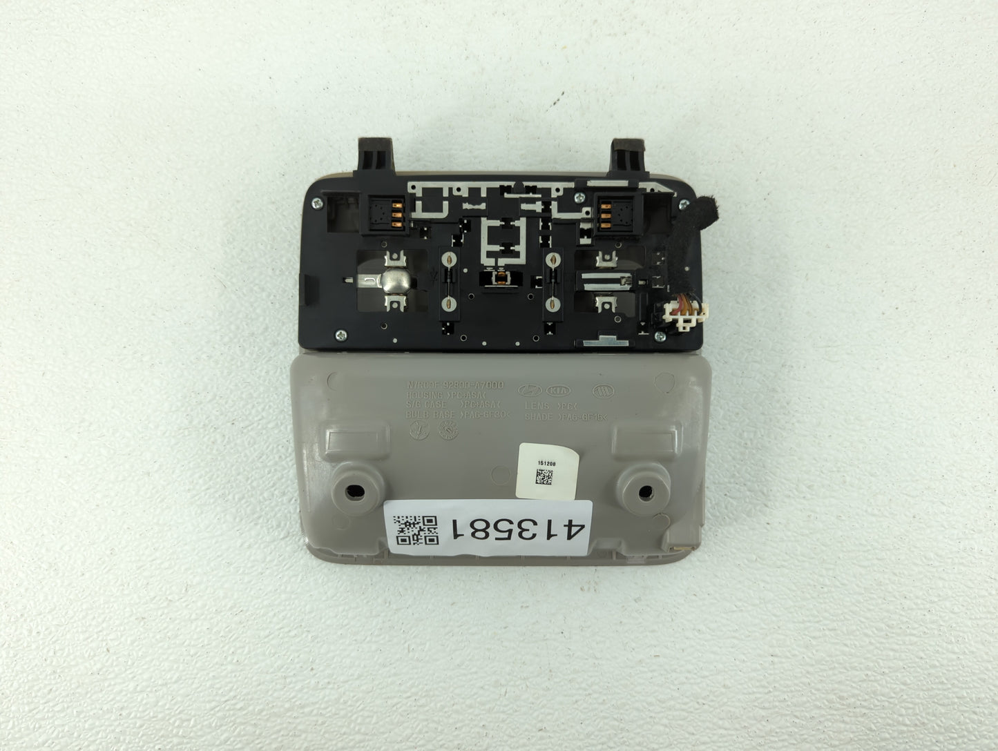 2016 Kia Forte Overhead Roof Console Grey - Oemusedautoparts1.com