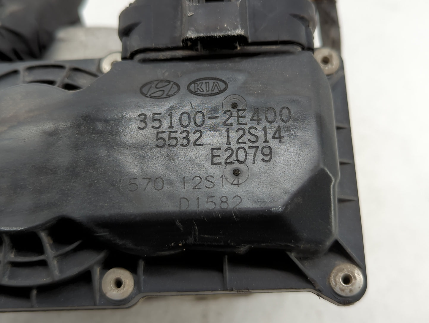 2014-2016 Kia Forte Throttle Body P/N:35100-2E400 35100-2E000 Fits Fits 2012 2013 2014 2015 2016 2018 2019 2020 2021 OEM Use