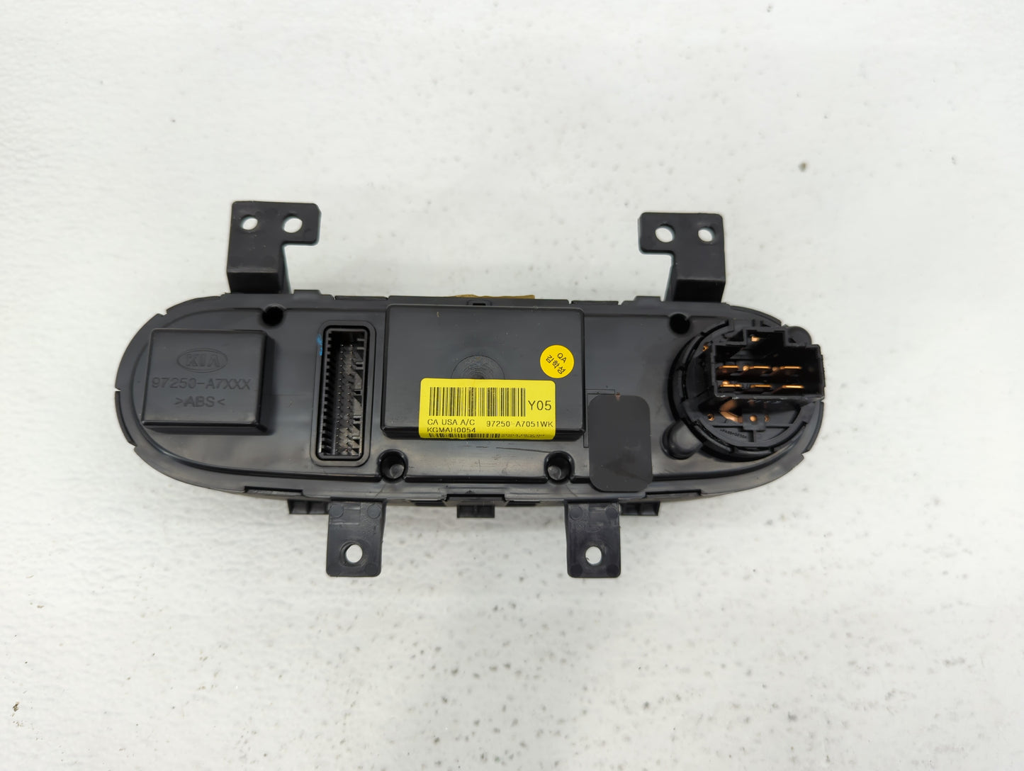 2014-2016 Kia Forte Climate Control Module Temperature AC/Heater Replacement P/N:97250-A7051WK 97250-A7260 Fits OEM Used Aut