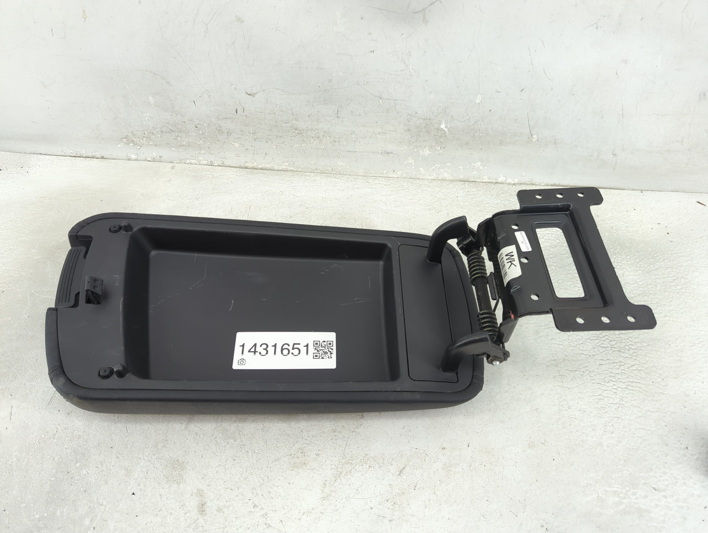 2016 Kia Optima Center Console Armrest Cover Lid Fits OEM Used Auto Parts - Oemusedautoparts1.com