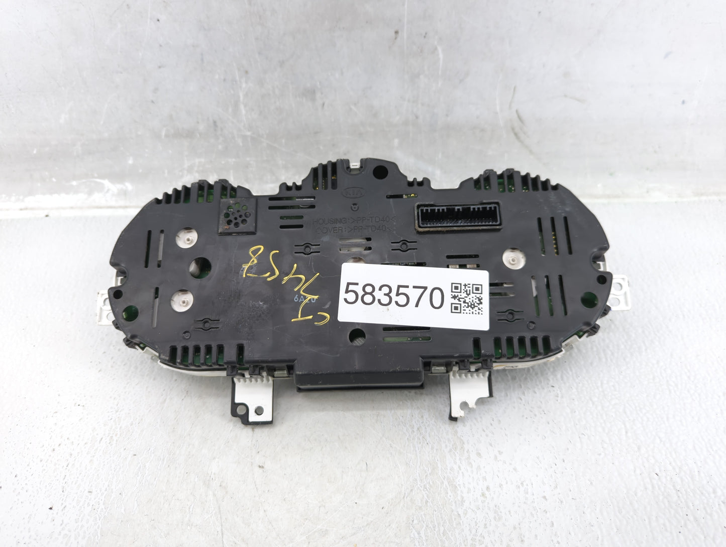 2016-2017 Kia Rio Instrument Cluster Speedometer Gauges P/N:94024-1W770 Fits Fits 2016 2017 OEM Used Auto Parts - Oemusedaut