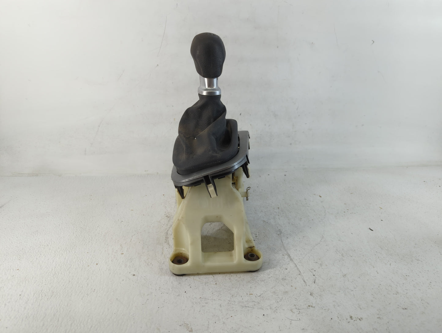 2016 Kia Rio Floor Console Assembly Shifter - Oemusedautoparts1.com