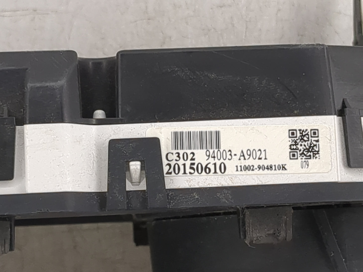 2015-2016 Kia Sedona Instrument Cluster Speedometer Gauges Miles:190K Fits Fits 2015 2016 OEM Used Auto Parts - Oemusedautop