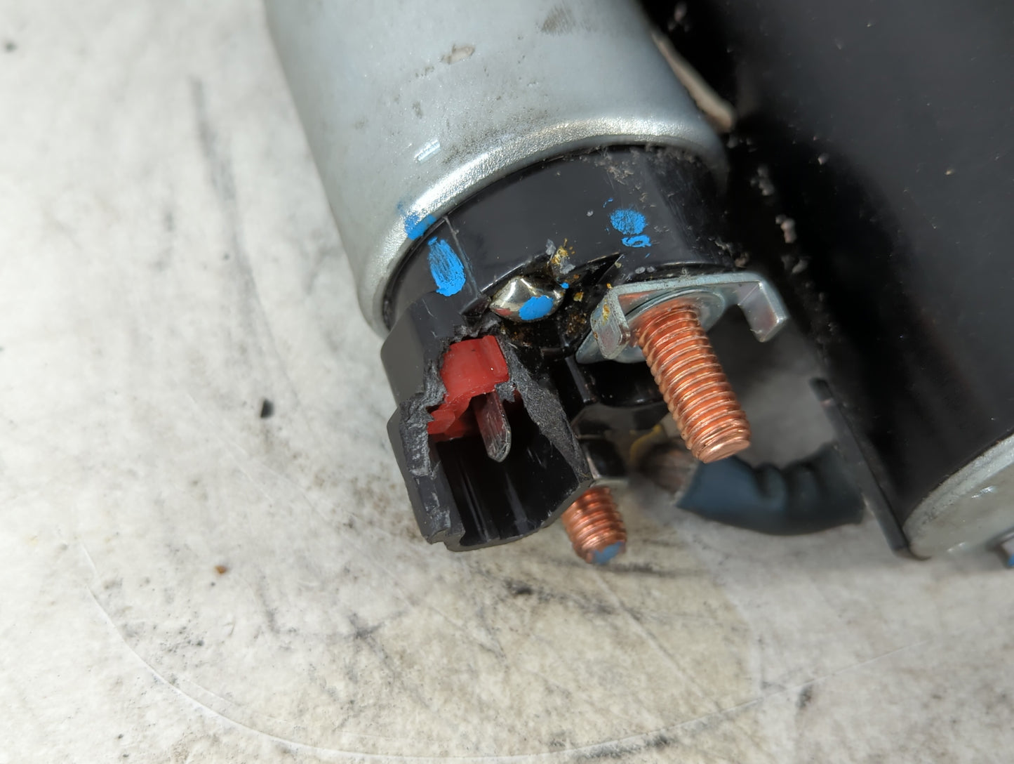 2015-2016 Kia Sedona Car Starter Motor Solenoid OEM P/N:22106217 Fits Fits 2012 2013 2014 2015 2016 OEM Used Auto Parts - Oe