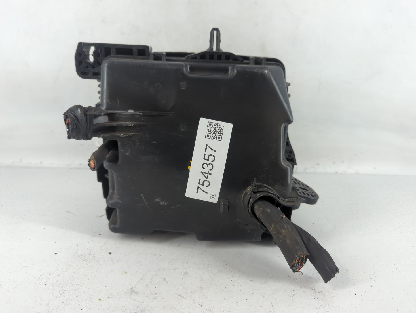 2015-2018 Kia Sedona Fusebox Fuse Box Panel Relay Module P/N:91950-A9320 Fits Fits 2015 2016 2017 2018 OEM Used Auto Parts -