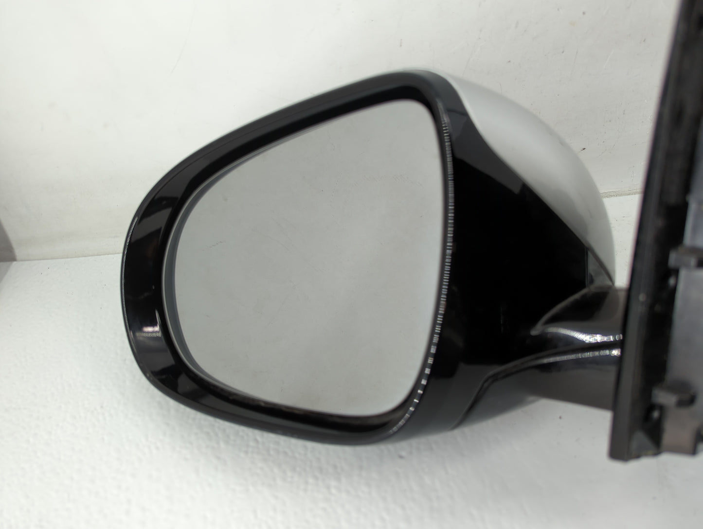 2016-2020 Kia Sorento Driver Side View Mirror - Left Door Mirror OEM Used - Oemusedautoparts1.com