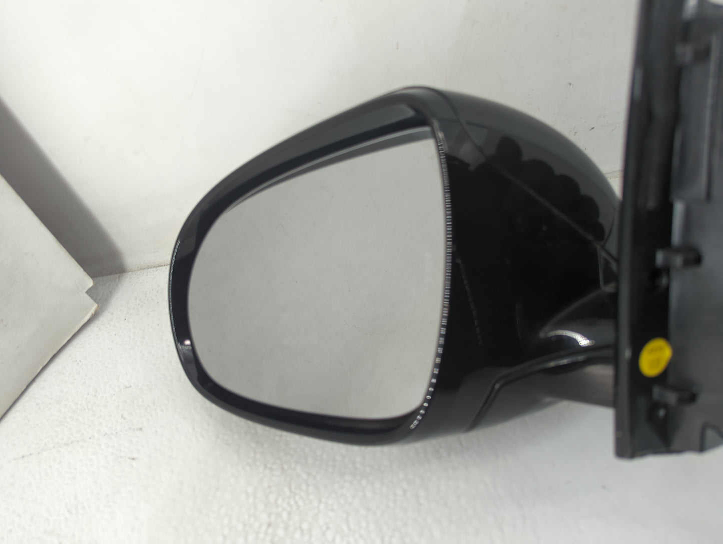 2016-2020 Kia Sorento Driver Side View Mirror - Left Door Mirror OEM Used - Oemusedautoparts1.com