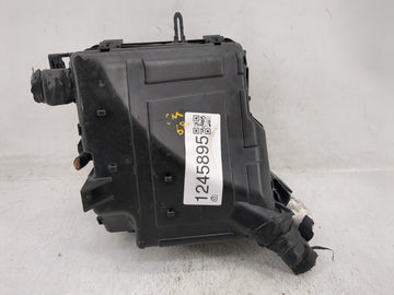 2016-2018 Kia Sorento Fusebox Fuse Box Panel Relay Module P/N:VS91200C Fits Fits 2016 2017 2018 OEM Used Auto Parts