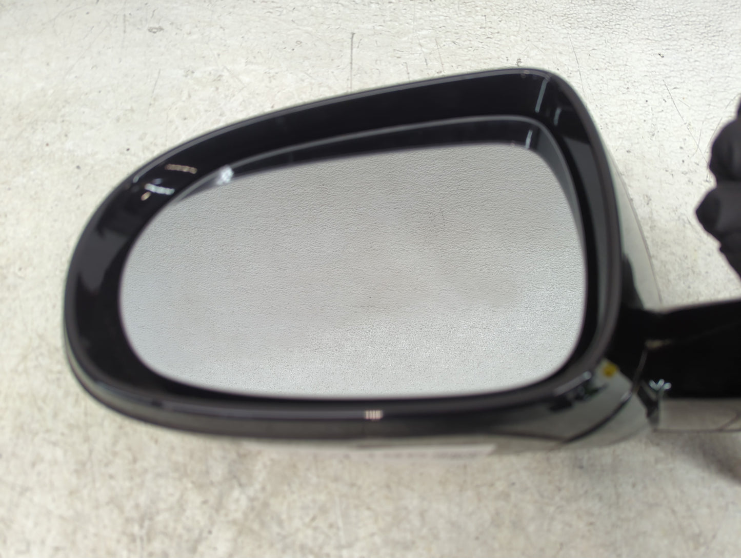2016-2020 Kia Sorento Driver Side View Mirror - Left Door Mirror OEM Used - Oemusedautoparts1.com