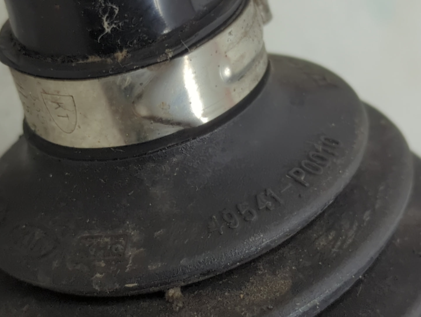 2016-2018 Kia Sorento Axle Shaft Front Driver Cv C/v 1428665 - Oemusedautoparts1.com