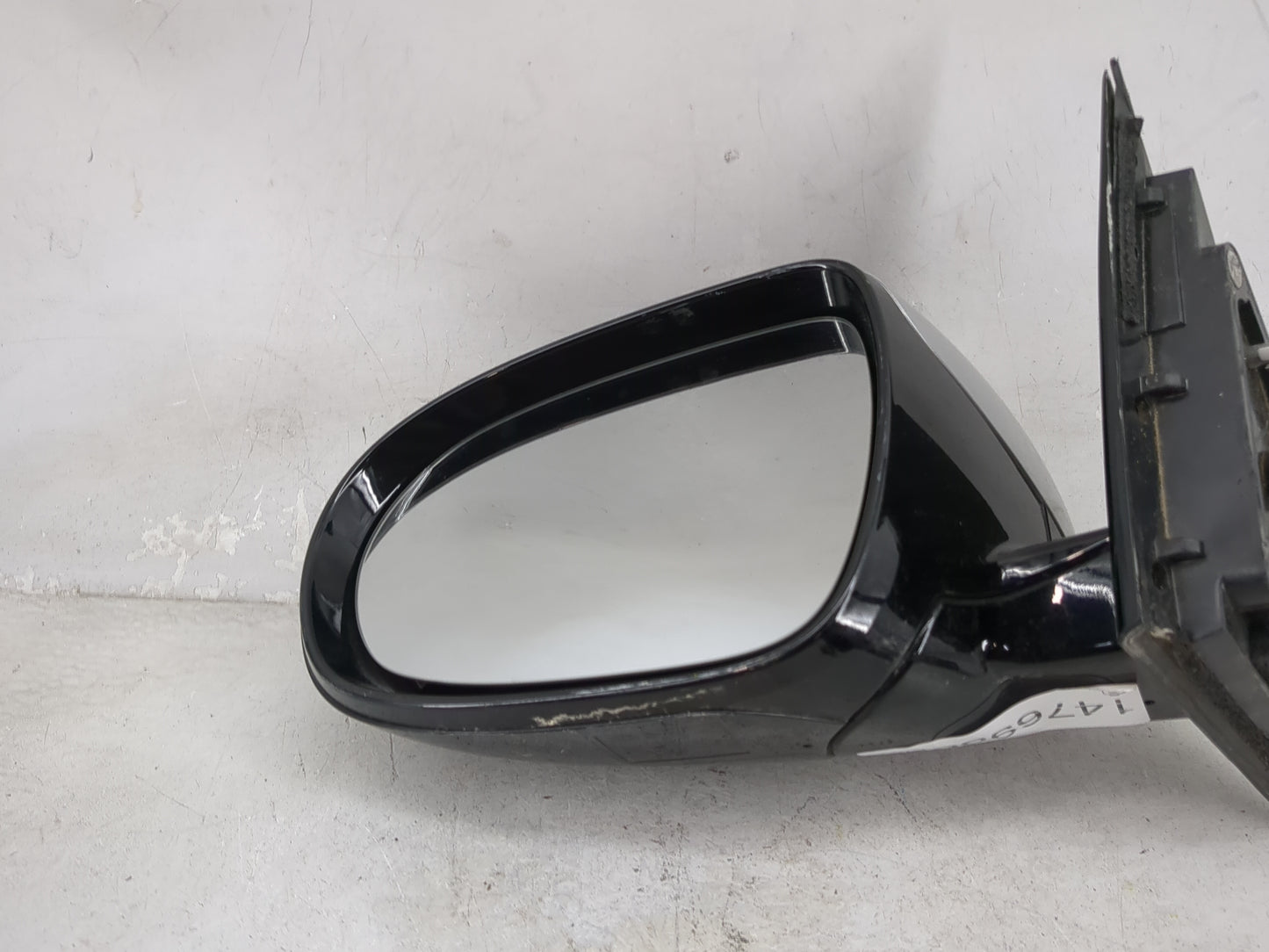 2016-2020 Kia Sorento Driver Side View Mirror - Left Door Mirror OEM Used - Oemusedautoparts1.com