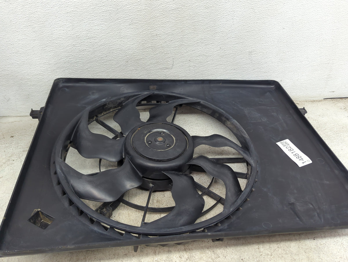 2016-2020 Kia Sorento Electric Radiator Cooling Fan Motor Assembly Fits Fits 2016 2017 2018 2019 2020 OEM Used Auto Parts -