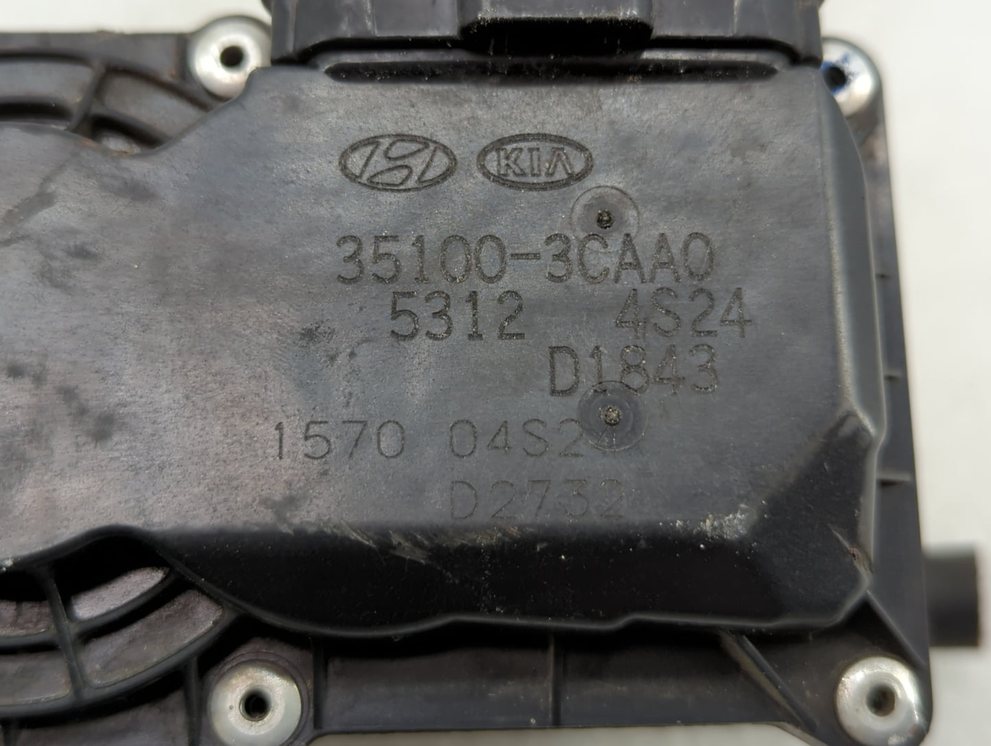 2014-2018 Kia Sorento Throttle Body P/N:35100-3CAA0 Fits Fits 2012 2013 2014 2015 2016 2017 2018 OEM Used Auto Parts - Oemus