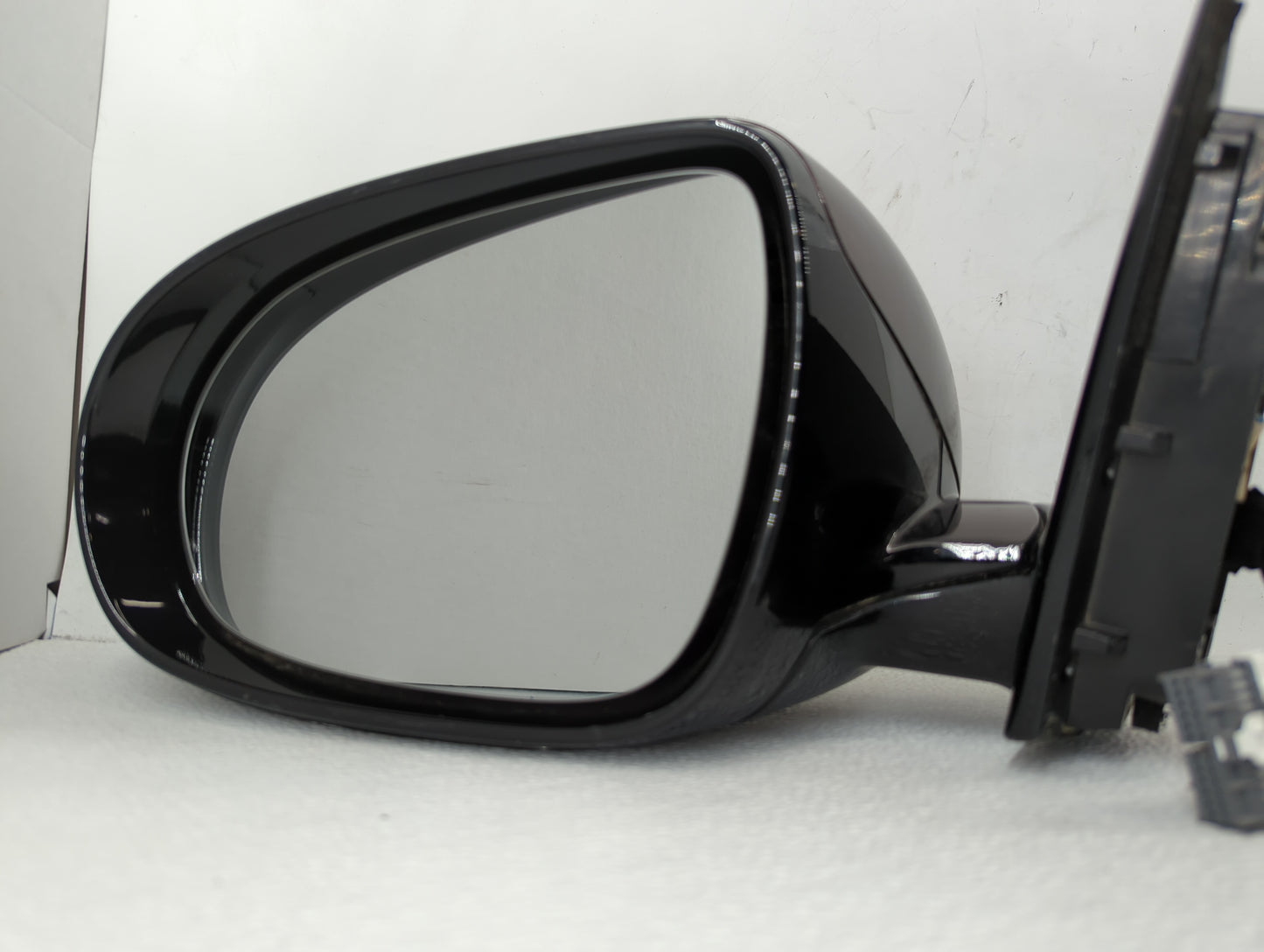 2016-2020 Kia Sorento Driver Side View Mirror - Left Door Mirror OEM Used - Oemusedautoparts1.com