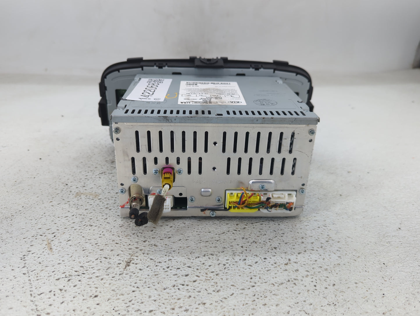 2014-2016 Kia Soul Radio AM FM Cd Player Receiver Replacement P/N:96180-B2200CA AMBA1B2AN Fits Fits 2014 2015 2016 OEM Used