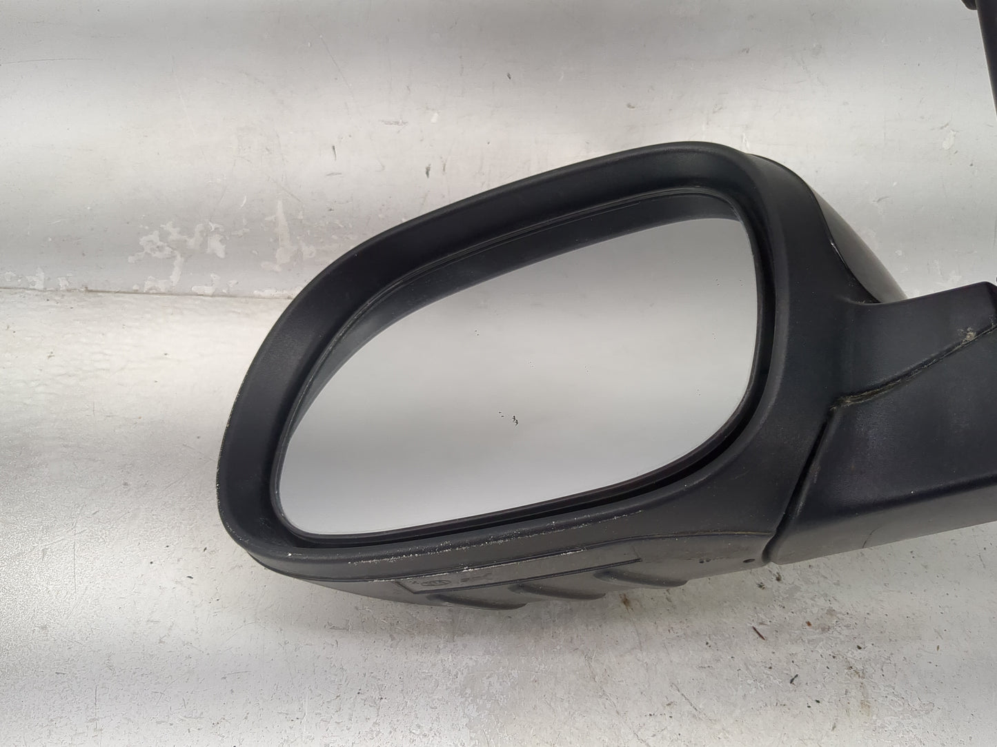 2014-2019 Kia Soul Driver Side View Mirror - Left Door Mirror OEM Used - Oemusedautoparts1.com