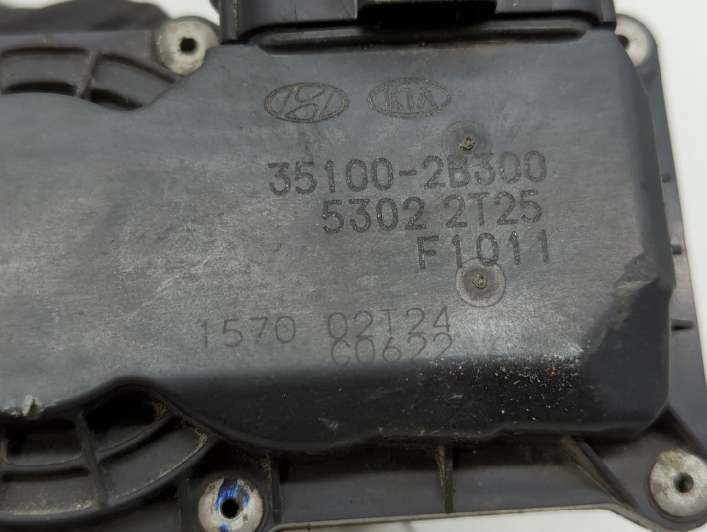2012-2019 Kia Soul Throttle Body P/N:35100-2B300 Fits Fits 2012 2013 2014 2015 2016 2017 2018 2019 OEM Used Auto Parts - Oem