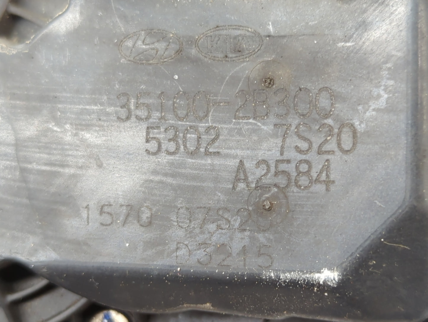 2012-2019 Kia Soul Throttle Body P/N:35100-2B300 Fits Fits 2012 2013 2014 2015 2016 2017 2018 2019 OEM Used Auto Parts - Oem