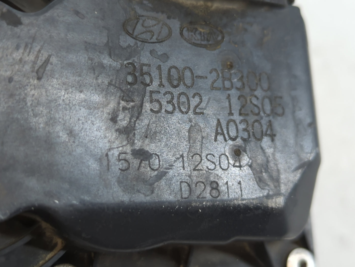 2012-2019 Kia Soul Throttle Body P/N:35100-2B300 Fits Fits 2012 2013 2014 2015 2016 2017 2018 2019 OEM Used Auto Parts - Oem