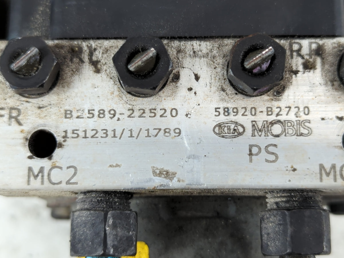 2016 Kia Soul Anti-Lock Brake ABS Pump Module Actuator OEM P/N:58900-B2720 Fits OEM Used Auto Parts - Oemusedautoparts1.com